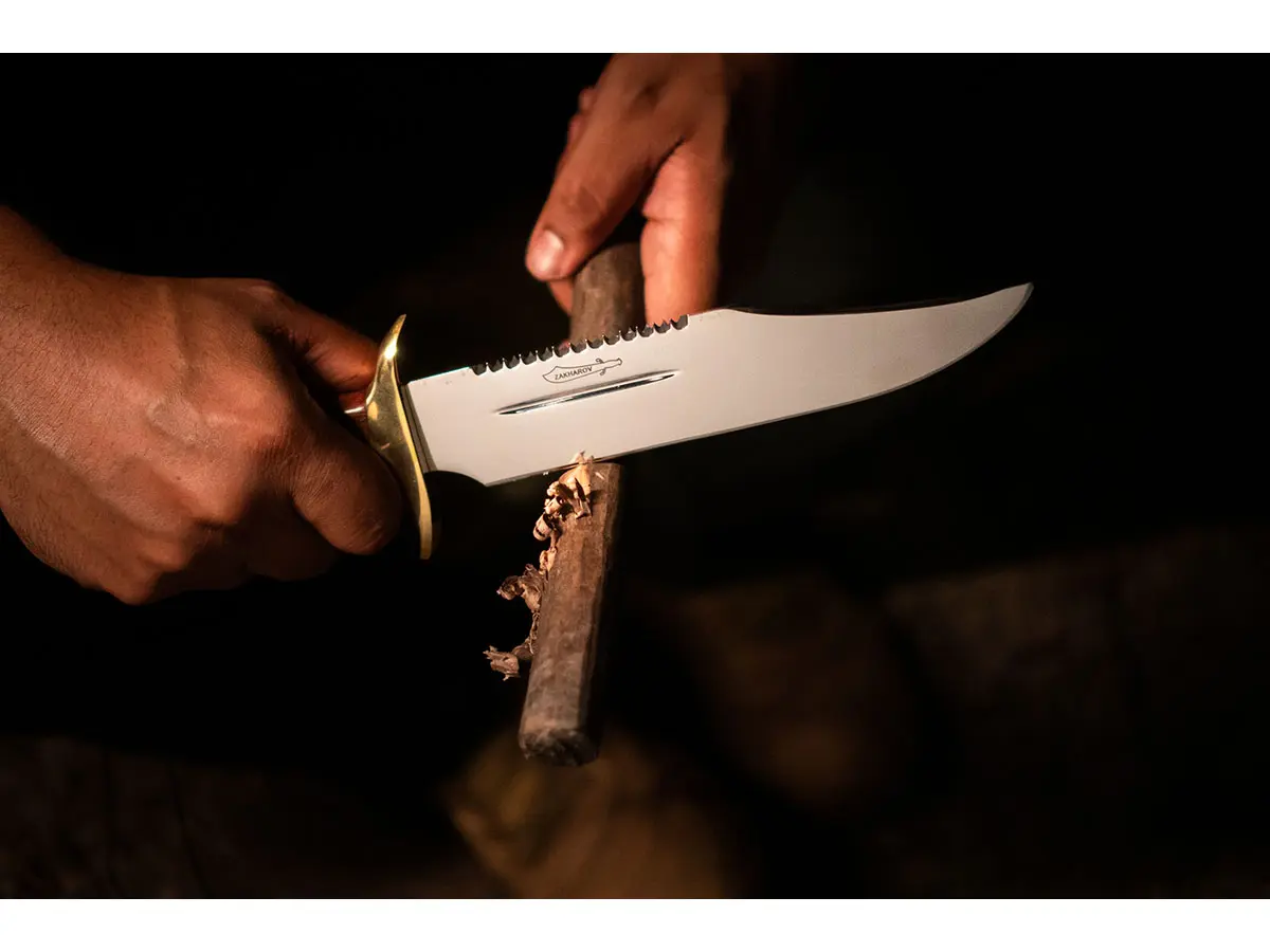 Faca Bowie Comando Zakharov 8” na Bainha de Couro