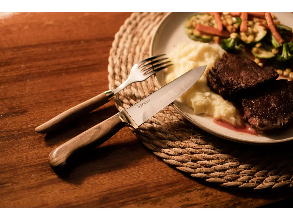 Faqueiro 12 Peças: 06 Chef Petit 06 Garfos de Mesa no Estojo de Madeira
